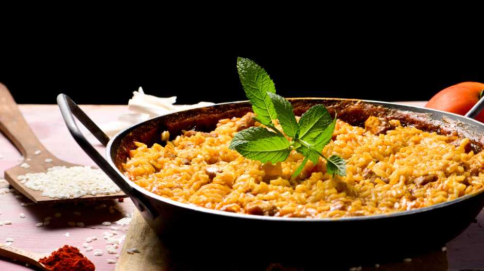 Tasty Chicken Paella and Saffron Recipe