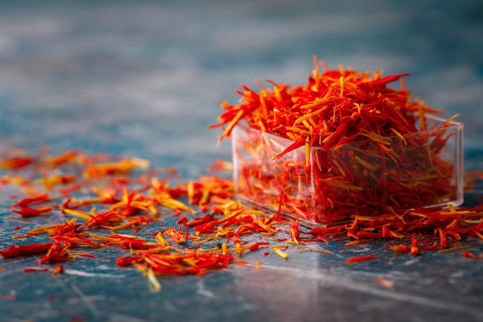 How To Test Saffron – 7 Easy Methods To Distinguish Real vs Fake Saffron